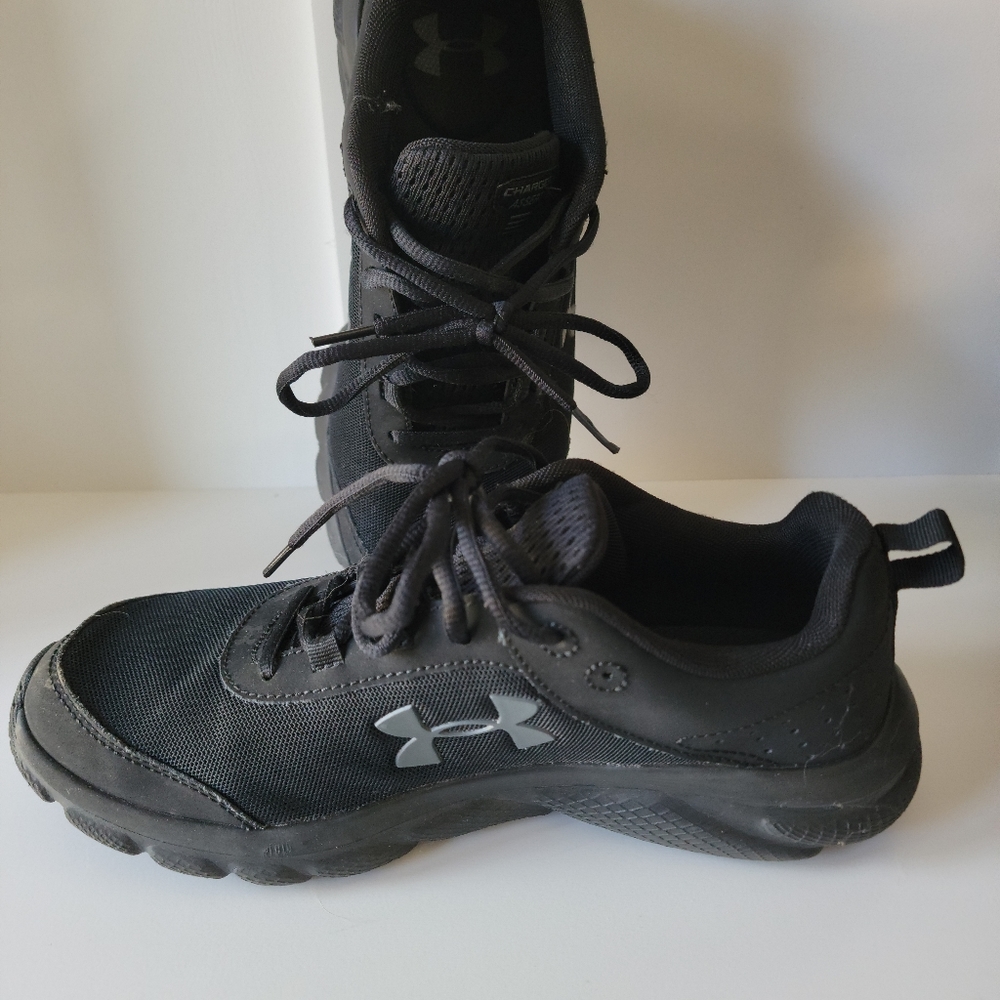 Gym shoes